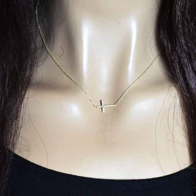 Diamantový náhrdelník krížik Diamantový náhrdelník krížik