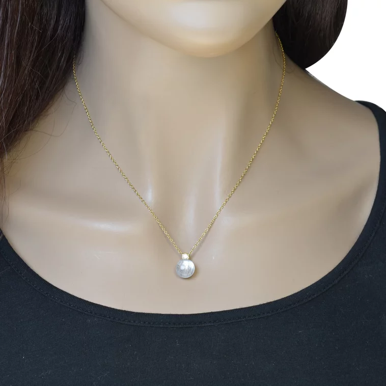 Diamantový náhrdelník Moraglione 1922 s prírodnou perleťou a rutile quartzom Diamantový náhrdelník Moraglione 1922 s prírodnou perleťou a rutile quartzom