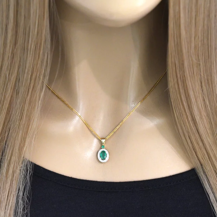 Diamantový náhrdelník s prírodným smaragdom LPE900.SPN Diamantový náhrdelník s prírodným smaragdom LPE900.SPN