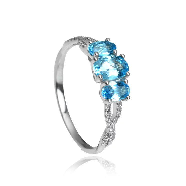 Diamantový prsteň so skyblue topásom Diamantový prsteň so skyblue topásom