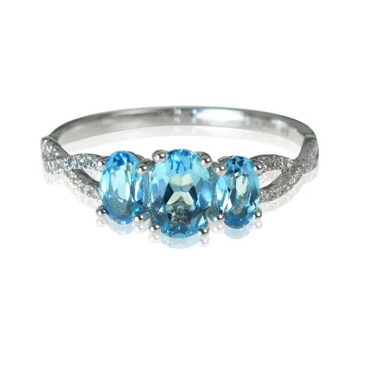 Diamantový prsteň so skyblue topásom Diamantový prsteň so skyblue topásom