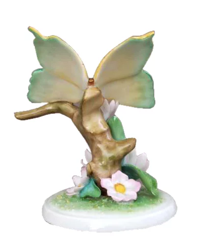 Porcelánová soška motýľa HP133.CDVA Porcelánová soška motýľa HP133.CDVA