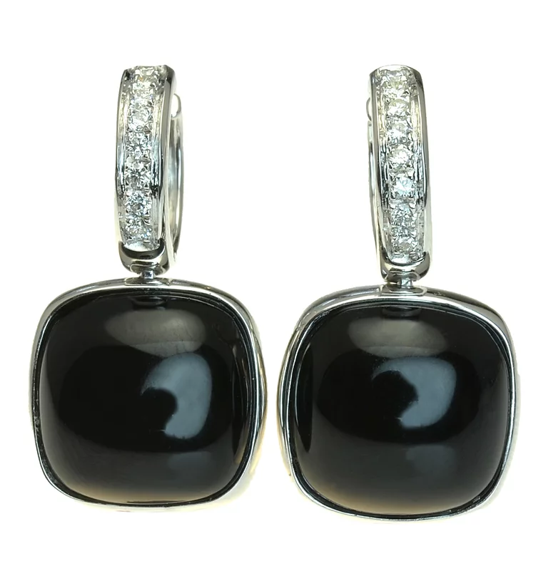 Zlaté náušnice Moraglione 1922 s ónyxom, white quartzom, perleťou a diamantmi Zlaté náušnice Moraglione 1922 s ónyxom, white quartzom, perleťou a diamantmi