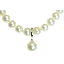 Zlatý náhrdelník so sladkovodnými perlami