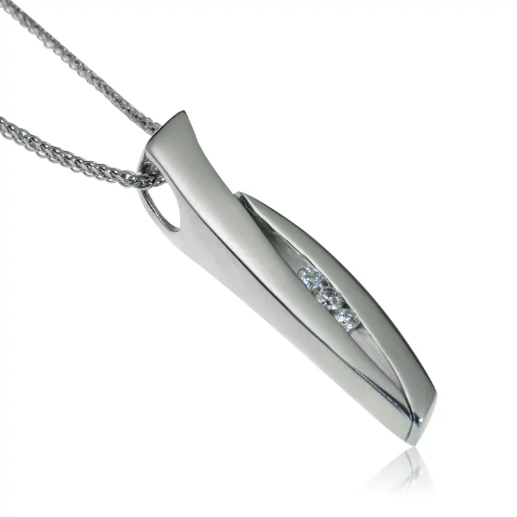 Zlatý prívesok s diamantmi Zlatý prívesok s diamantmi