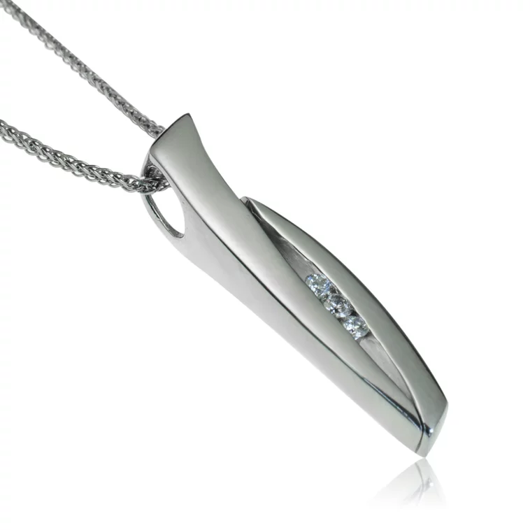 Zlatý prívesok s diamantmi Zlatý prívesok s diamantmi