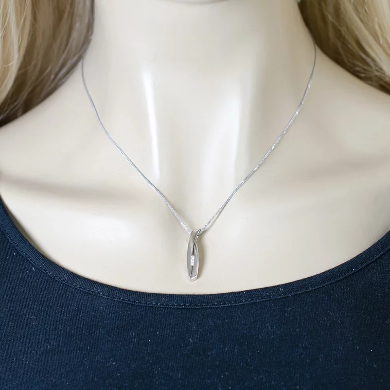 Zlatý prívesok s diamantmi Zlatý prívesok s diamantmi