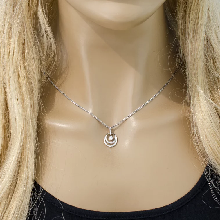 Zlatý prívesok s diamantmi Rayna Zlatý prívesok s diamantmi Rayna