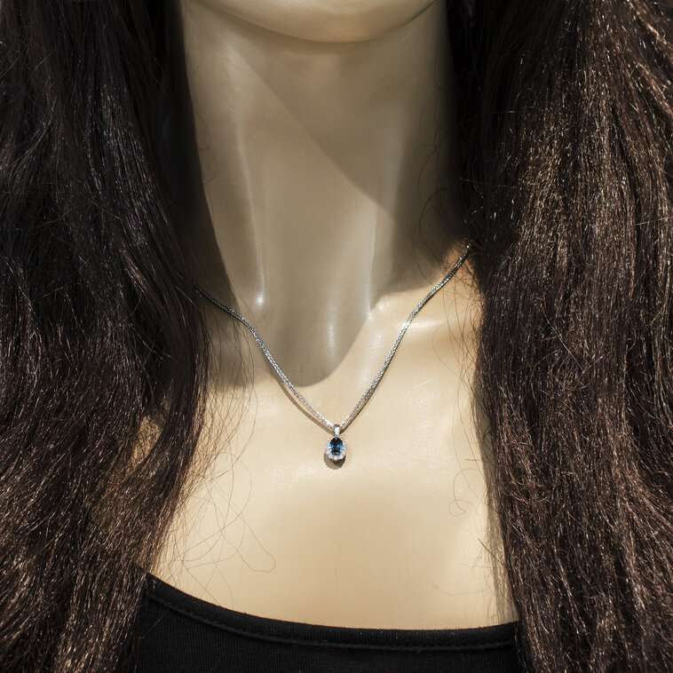 Zlatý prívesok s london blue topásom a diamantmi