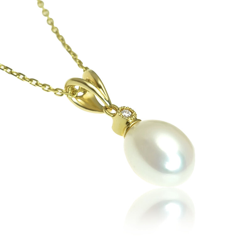 Zlatý prívesok so sladkovodnou perlou a diamantom