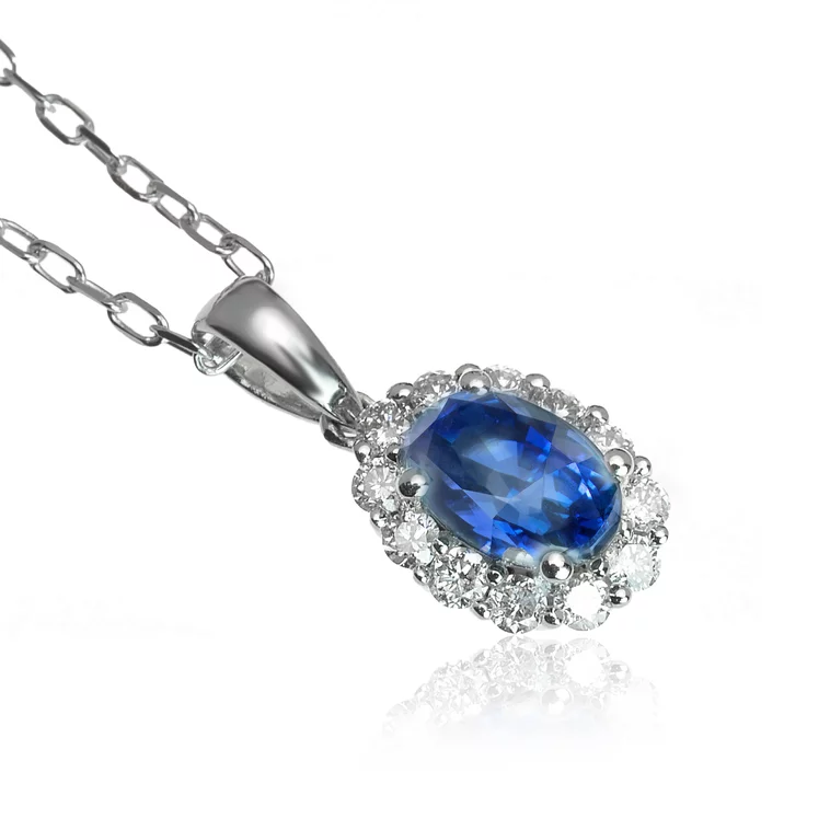 Zlatý prívesok so zafírom a diamantmi Zlatý prívesok so zafírom a diamantmi