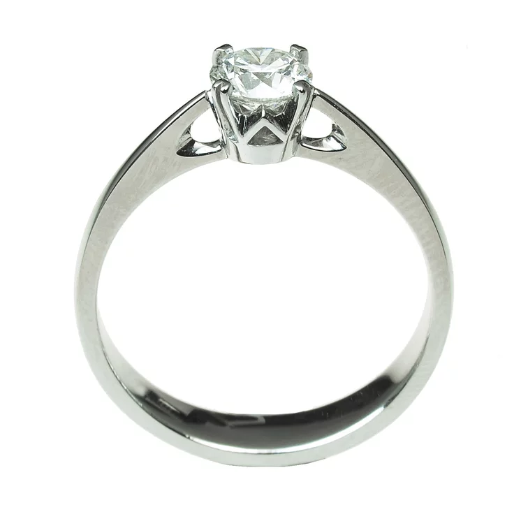 Zlatý prsteň s diamantom Zlatý prsteň s diamantom