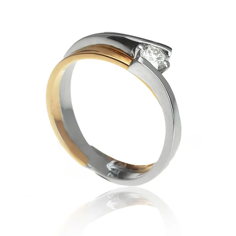 Zlatý prsteň s diamantom Zlatý prsteň s diamantom