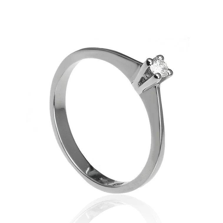 Zlatý prsteň s diamantom Zlatý prsteň s diamantom