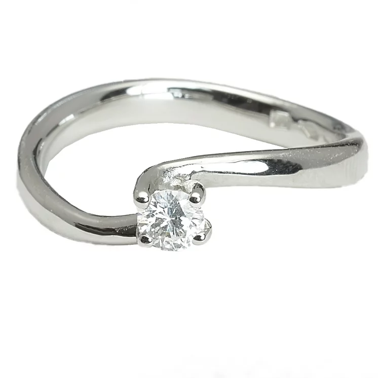 Zlatý prsteň s diamantom Zlatý prsteň s diamantom