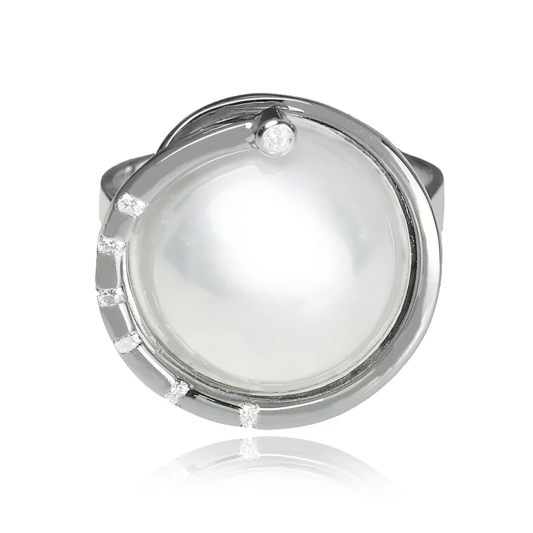 Zlatý prsteň s morskou mabe perlou a diamantmi Zlatý prsteň s morskou mabe perlou a diamantmi