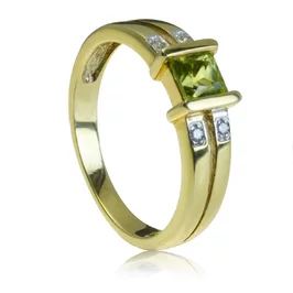 Zlatý prsteň s peridotom a diamantmi Zlatý prsteň s peridotom a diamantmi