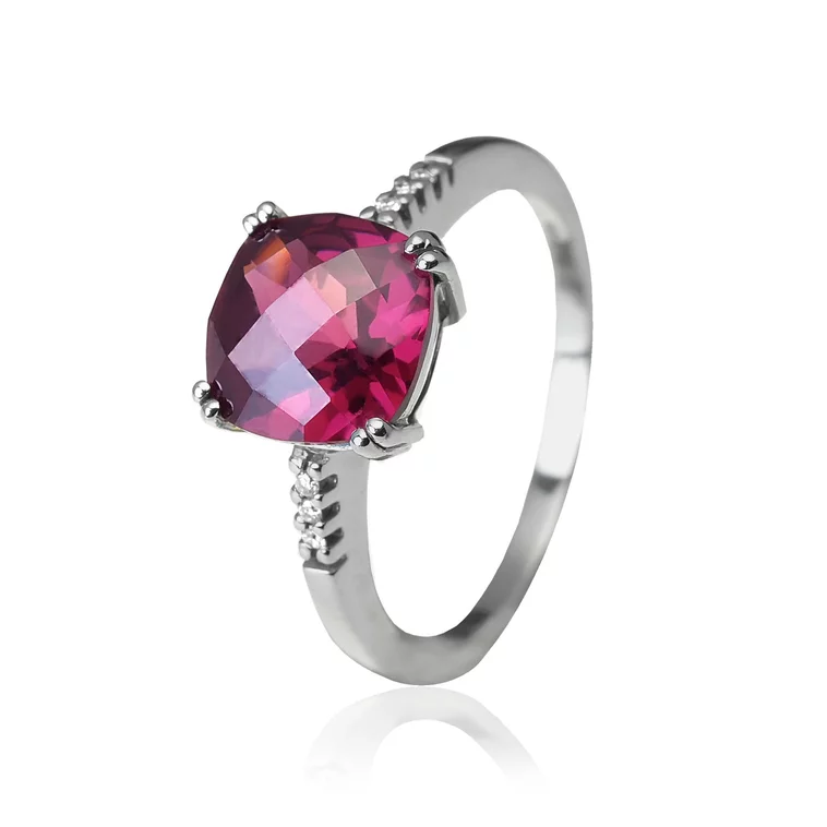 Zlatý prsteň s Rhodolitom a diamantmi Zlatý prsteň s Rhodolitom a diamantmi