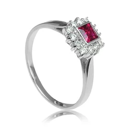 Zlatý prsteň s rubínom a diamantmi Zlatý prsteň s rubínom a diamantmi