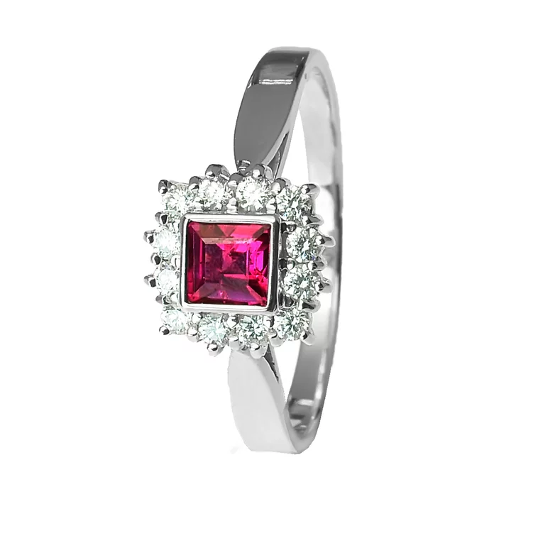 Zlatý prsteň s rubínom a diamantmi Zlatý prsteň s rubínom a diamantmi