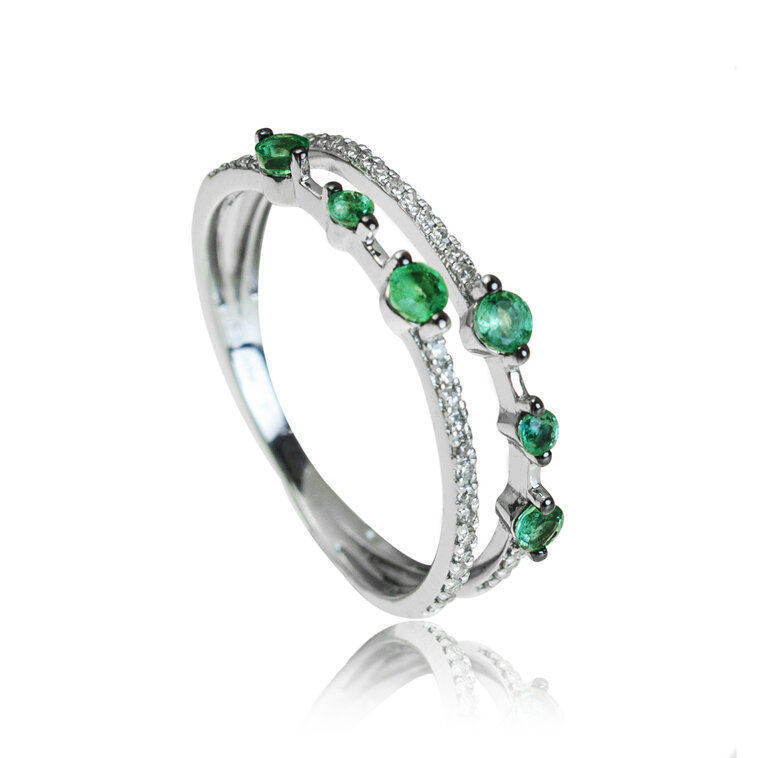 Zlatý prsteň so smaragdmi a diamantmi