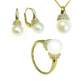 Zlatý set perlového prívesku, náušníc a prsteňa